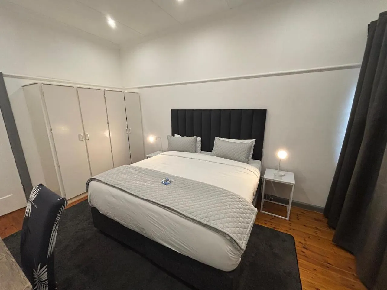 30 On 6Th Hotel Bellville Guest house